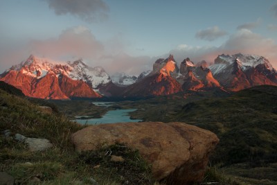 Die Cuenos (Hörner) der Torres del Paine im Morgenlicht vom Kondor Lookout