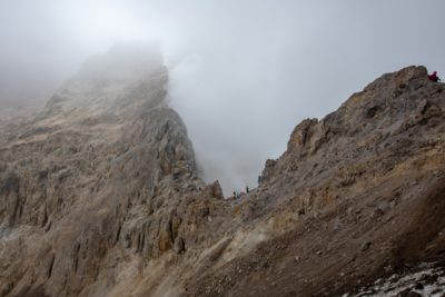 Nach zwei Stunden Aufstieg ... nur Nebel im Krater.