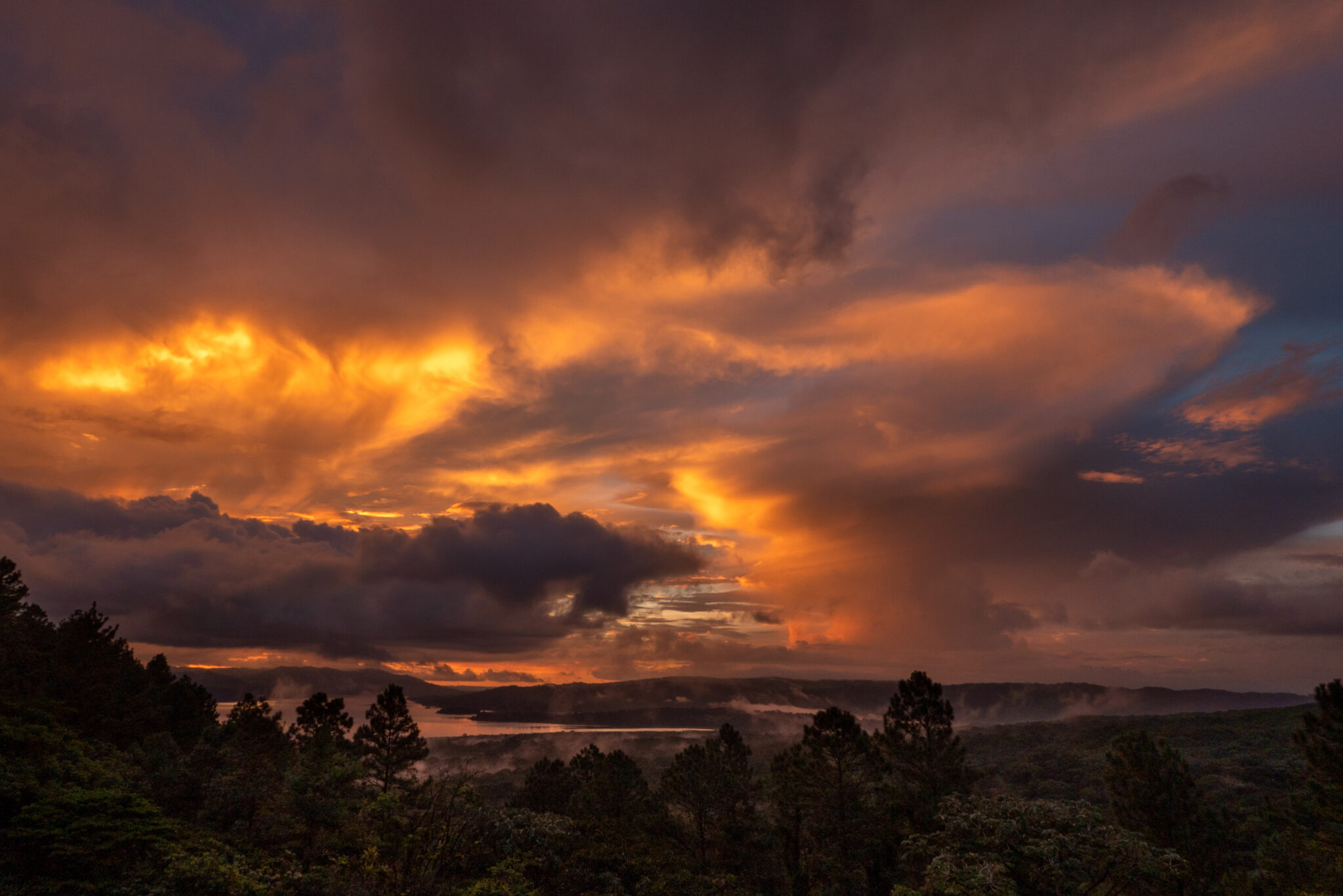 Sonnenuntergang Arenal Oberservatory Lodge