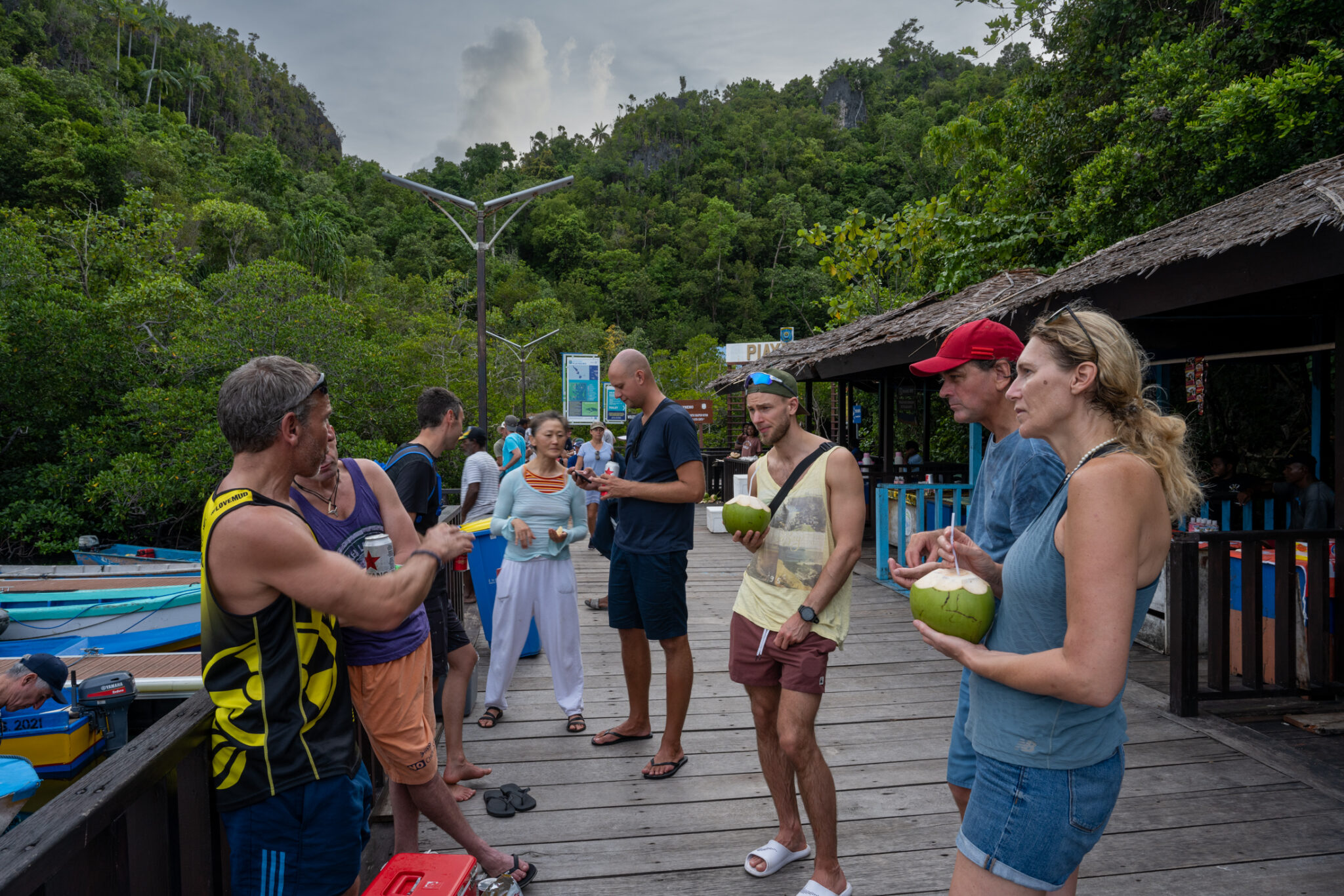 Pianyemo_Liveaboard_Group