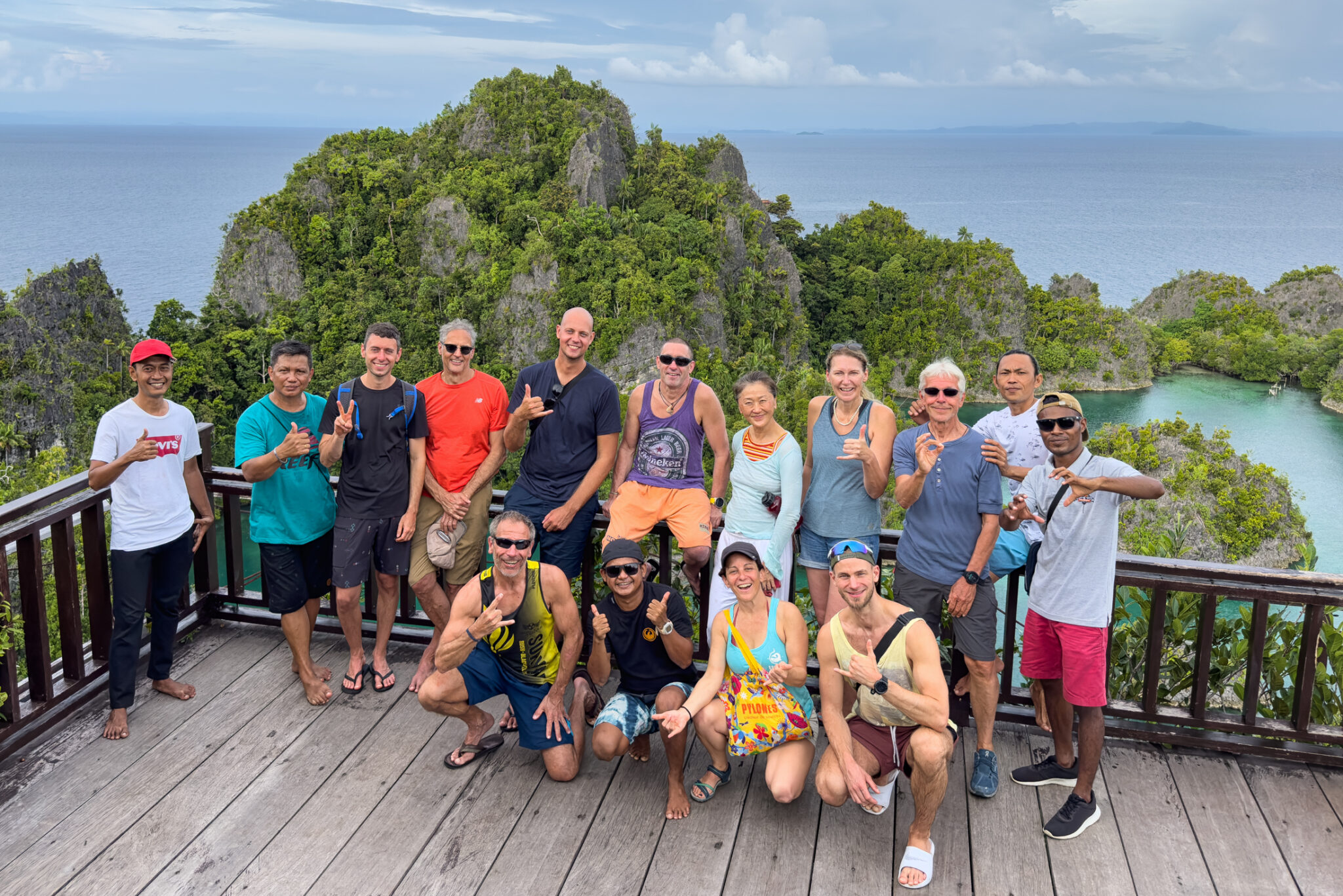 Pianyemo_Liveaboard_Group