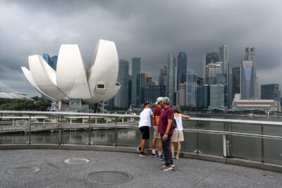 Singapore_Skyline_from_Helix_Bridge